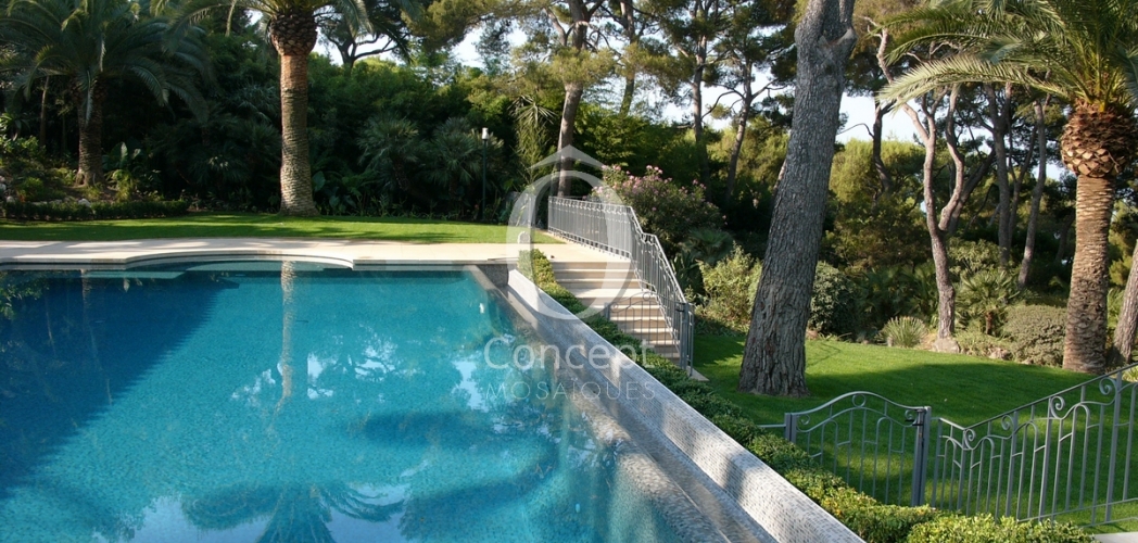 Mosaic pool made of the mix Pierre by Ô Concept