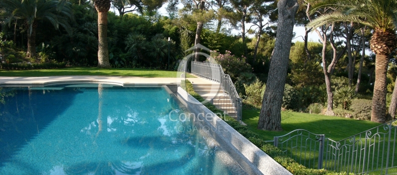 Mosaic pool made of the mix Pierre by Ô Concept