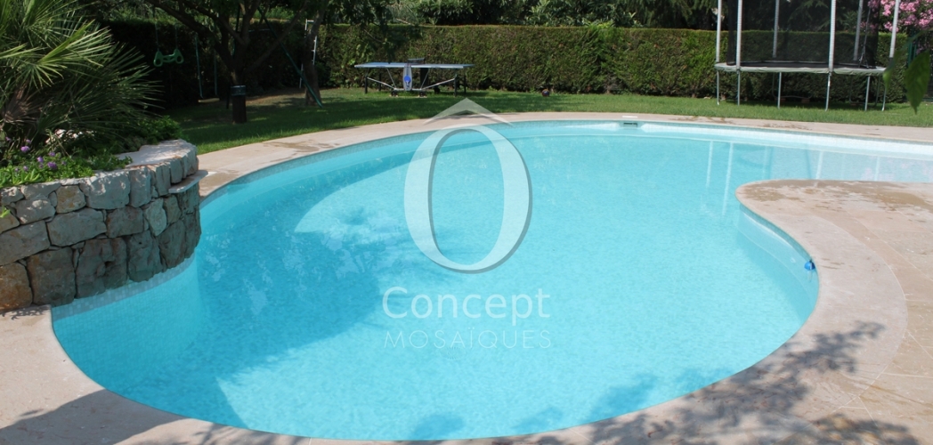 Blue mosaic pool made of the mix Pure by Ô Concept